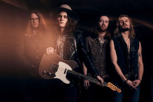 TYLER BRYANT & THE SHAKEDOWN s novým singlem
