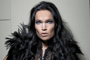Ostře kytarová madam Tarja. Seznamte se