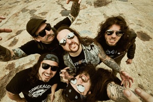 MUNICIPAL WASTE rozbalí před Vánoci sakra nářez