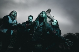 Zem zmáčená krví v podání SUICIDAL ANGELS
