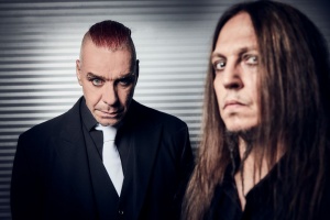 Klip LINDEMANN poznamenala zrada, krev a stav beztíže