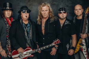 Baladické čapnutí za srdce od PRETTY MAIDS