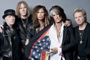 V AEROSMITH to vře. Bubeník žaluje kapelu