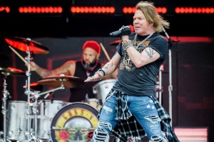 GUNS N’ ROSES usilovně pracují na novém albu