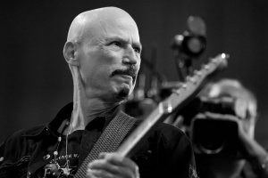 KISS smutní, zemřel jejich parťák Bob Kulick