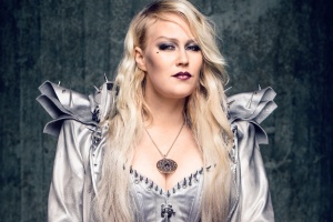 Siréna z BATTLE BEAST začne točit sólovku