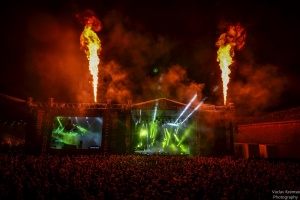 NEFESTIVAL 2020: Brutal Assault v zajetí ohně – den první