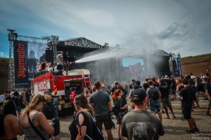 NEFESTIVAL 2020: Brutal Assault v zajetí vedra – den třetí