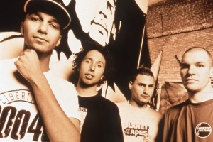 20 let zpátky: virvál RAGE AGAINST THE MACHINE na slavnostním ceremoniálu