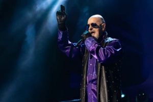 Rob Halford zase změnil kurz. Bude zpívat blues