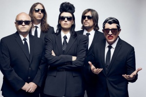 Maynard James Keenan: „Musíme se znovu naučit jak spolu mluvit a jak přežít“