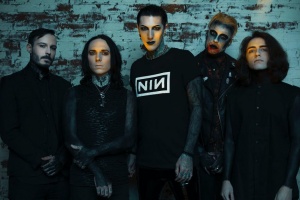 MOTIONLESS IN WHITE slaví 10 let od svého debutu novou skladbou