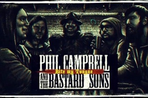 Kousni mě do jazyka! Vyzývá Phil Campbell
