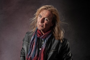 Ronnie Atkins z PRETTY MAIDS vydá sólovku