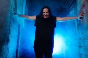 Poslechněte si první riff z očekávaného alba FEAR FACTORY