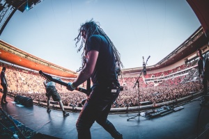 Tomáš Vartecký (KURTIZÁNY Z 25. AVENUE) vzpomíná na předskakování RAMMSTEIN