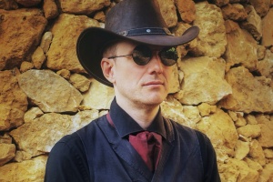 Christofer Johnsson (THERION): „Den začínám procházkou se svojí oslicí“