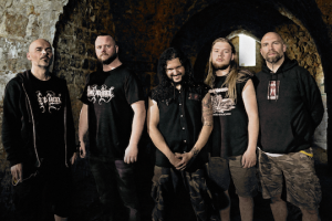 BLOOD RED THRONE brousí podesáté špinavou fošnu