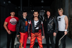 Queenie zahájí svou letní UNIVERSUM Tour v Brně
