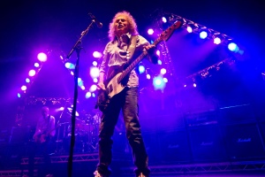 Zemřel zakládající basák STATUS QUO Alan Lancaster
