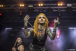 Lena Scissorhands (INFECTED RAIN): „Že prý nejsem dostatečně metalová!?“