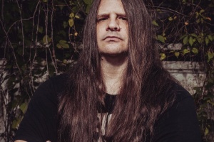 Corpsegrinder z CANNIBAL CORPSE vydá sólovku