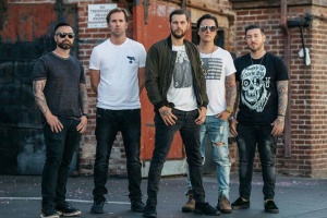 Černošskou muzikou ovlivněná novinka AVENGED SEVENFOLD vzniká v Praze