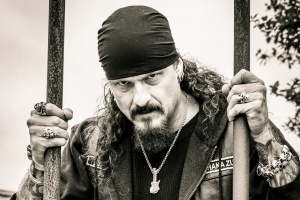 Jon Schaffer se vrací. Připravil album i knihu