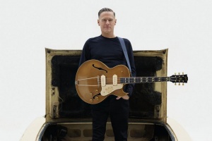 Bryan Adams je na novém albu tak šťastný, až to bolí