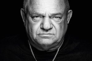 Udo zpívá poprvé německy a ještě k tomu popík