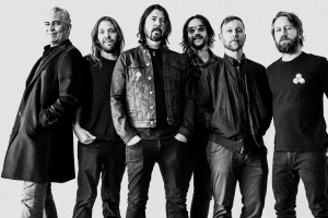 FOO FIGHTERS týden po smrti Taylora Hawkinse získali tři Grammy