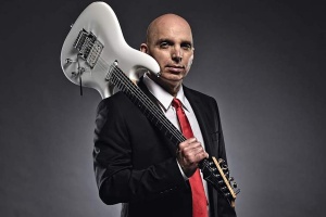 Satriani a Newsted jako VAN HALEN? 