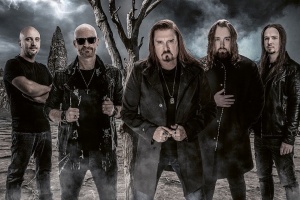 James LaBrie v novém sólovém klipu brojí proti korporátu
