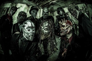 Maskovaní ,,houbaři“ MUSHROOMHEAD přijíždějí do Jablunkova!