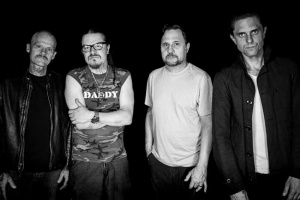 Nové album Lombardových DEAD CROSS ovlivnil duch Jeffa Hannemana