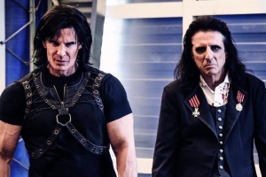 Alice Cooper vítá do kapely staronového kytaristu