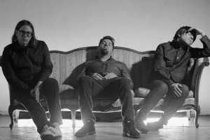 Chino z DEFTONES po osmi letech připomíná bokovku CROSSES