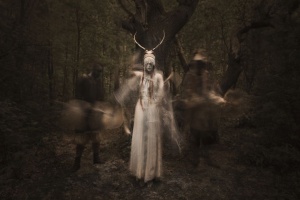 HEILUNG svou zaříkávací hudbou přenášejí do pravěku