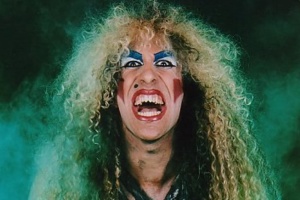 Zmaluj se jako Dee! TWISTED SISTER mají vlastní kolekci make-upu