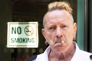 John Lydon ze SEX PISTOLS jde do Eurovize!