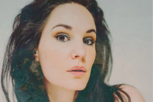 Bývalá zpěvačka XANDRIE Dianne van Giersbergen poprvé sólově