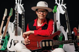 Paul Gilbert vzdá hold Ronniemu Jamesi Diovi