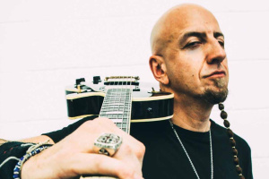 Basák SYSTEM OF A DOWN Shavo Odadjian chystá tvrdé metalové album