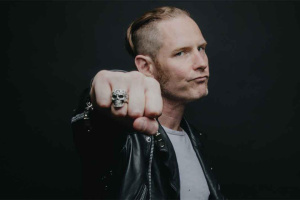 Corey Taylor doufá, že trezorové album SLIPKNOT nikdy nevyjde, dokončuje svou druhou sólovku