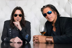 SWEET & LYNCH – Třetí album je na spadnutí