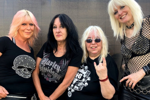 GIRLSCHOOL vydají nové album, které názvem reflektuje 45 jejich hraní