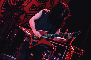 Kytarista MORBID ANGEL Azagthoth zkolaboval přímo na pódiu