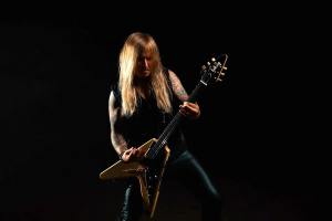 Kytarista SAVATAGE Chris Caffery se vrací s novým sólovým singlem