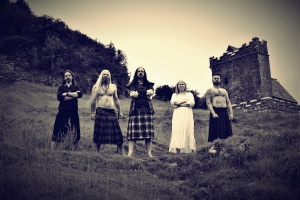 CRUCHAN vzdávají hold svým fanynkám klipem ke skladbě „The Witch“