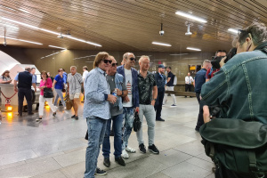 OLYMPIC zahrál v metru